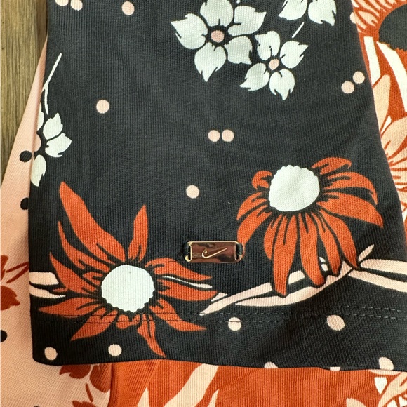 Nike Crop Top - Picture 4 of 4